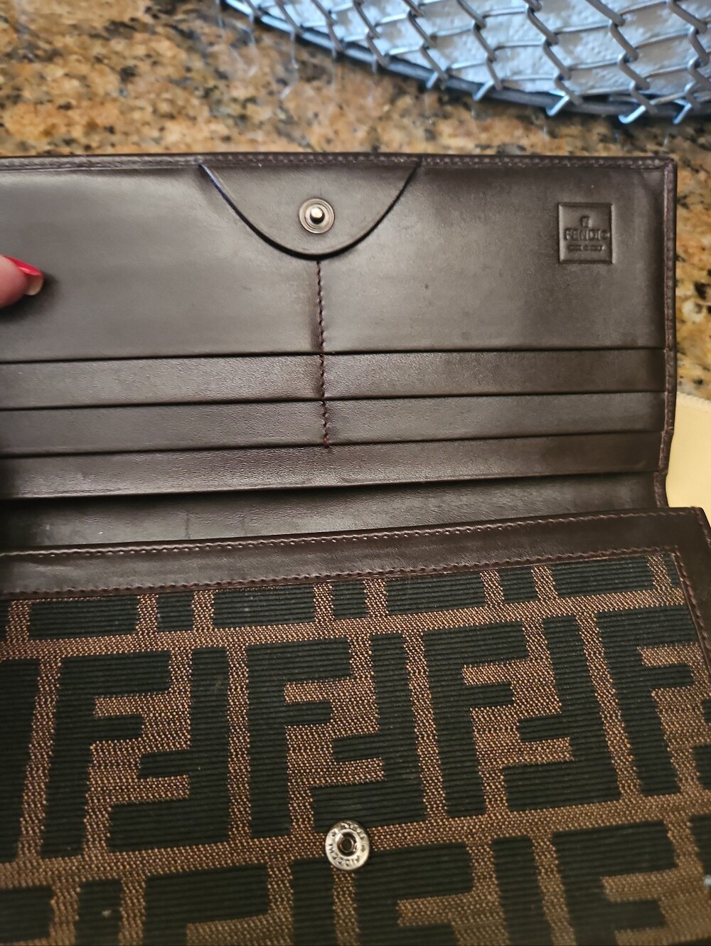 Fendi Zucca Wallet. Ladies. Excellnt Con. Lv Dustbag Inc. - Picture 8 of 8